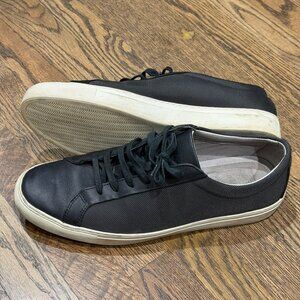 TC GKENNEDY DUAL TONE SNEAKER IN CRACKED BLACK LEATHER